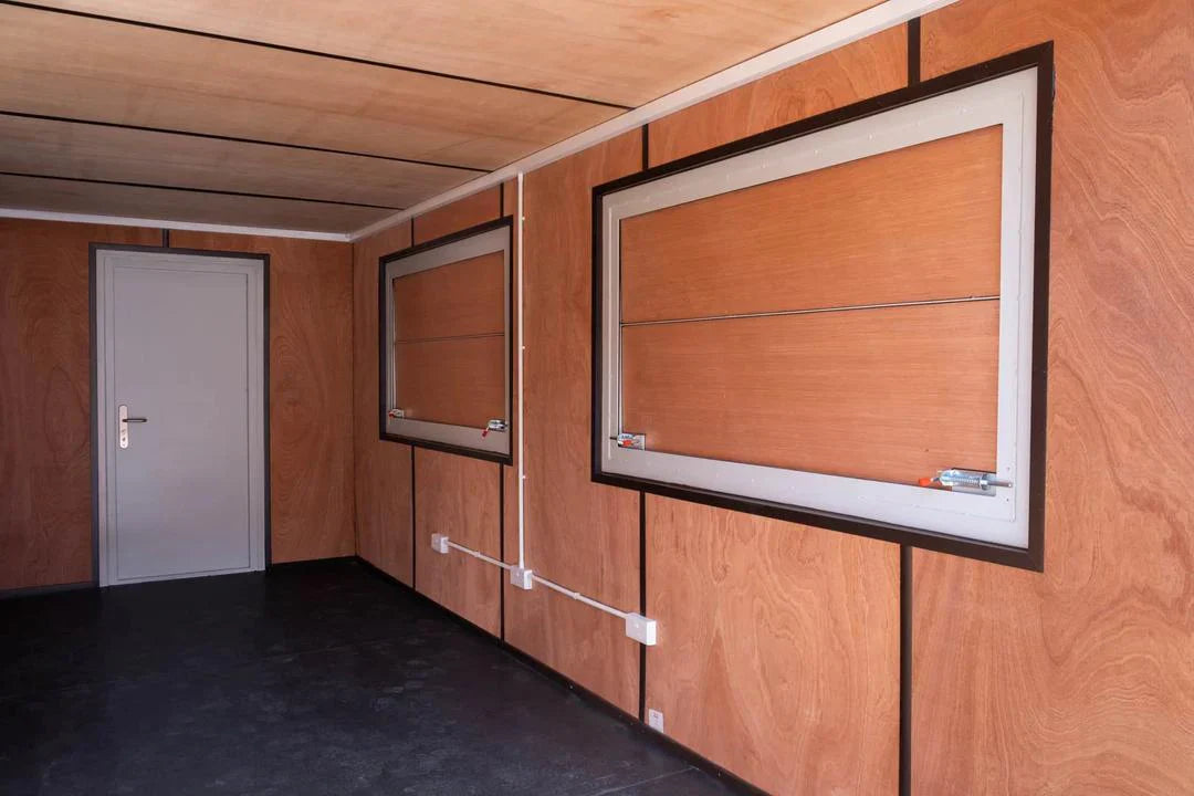 Contenedor de tiendra o quiosco 20 pies con doble trampilla